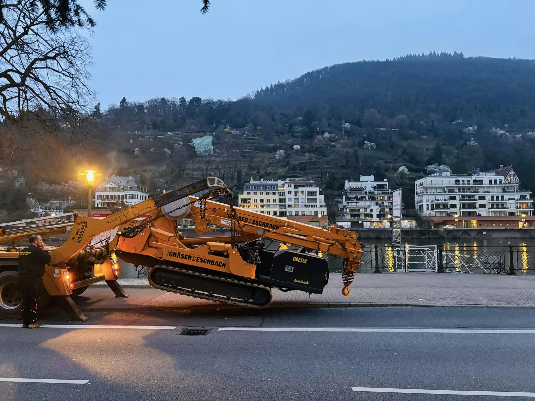 Minikran Obelix in der Heidelberger Altstadt